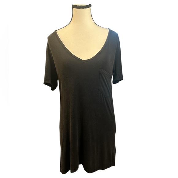 POL Black Short Sleeve Deep V-Neck Top - Picture 1 of 6